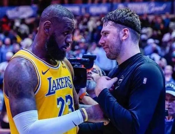 开云体育电脑版-冠军中锋申请加盟湖人！联手东契奇詹姆斯组NBA最强大三巨头的简单介绍