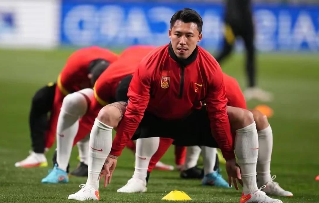 中国足球传承之美：张琳芃单刀破门，蒯纪闻助攻，两人年龄相差17岁(重生1994之足坛风云)