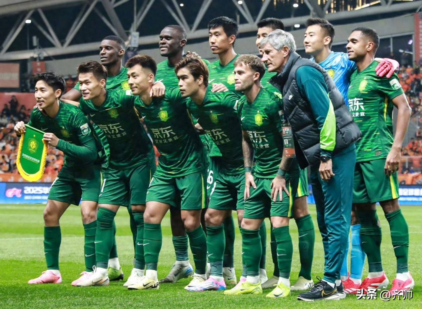 随着蓉城5-0大胜新鹏城，国安4-0，泰山3-1，中超最新积分榜出炉的简单介绍
