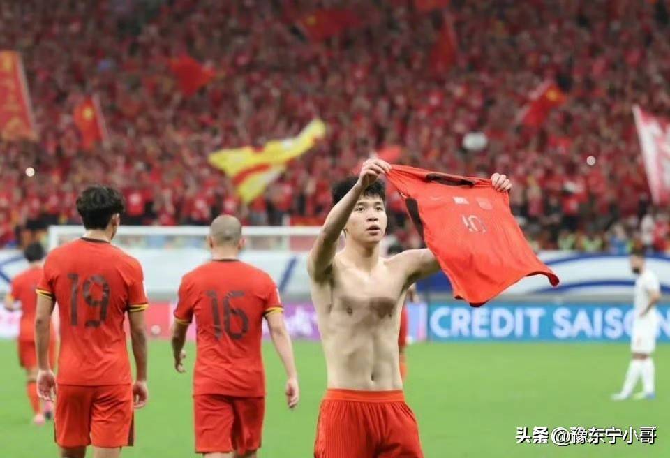 40-150！王钰栋德转身价暴涨110万欧成中国球员第二高(李亚鹏怎么了赔4000万)