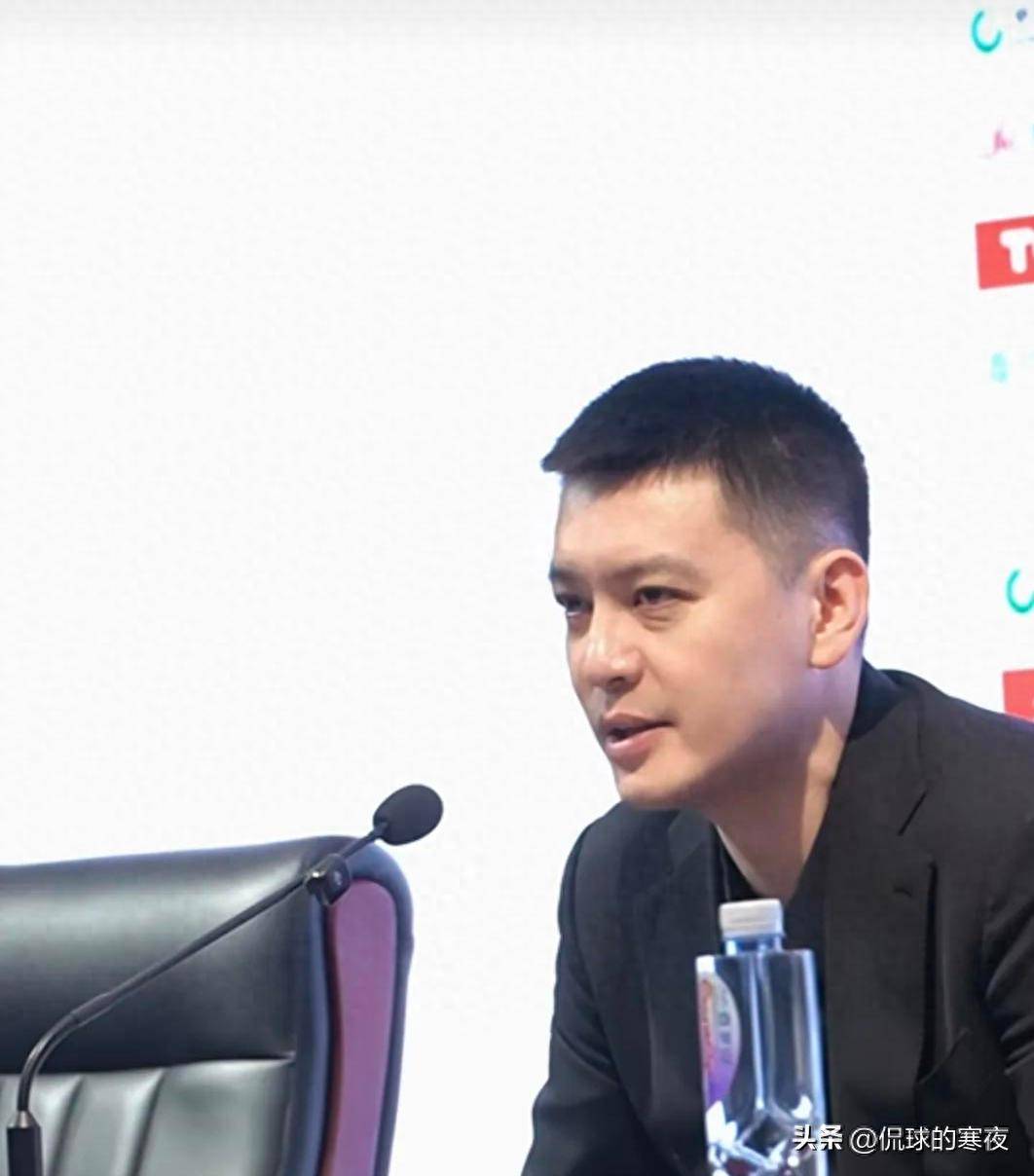 少帅更迭！王博率广厦登顶新王杨鸣辽宁迎至暗时刻(王博支持杜锋逆转杨鸣)